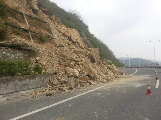 边坡垮塌应该怎么处理啊「河道护坡坍塌」 白菜价格