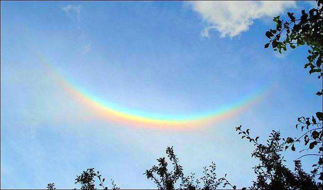 彩虹天空之城有倒挂吗「倒挂彩虹是怎么形成的」 蔬菜基地